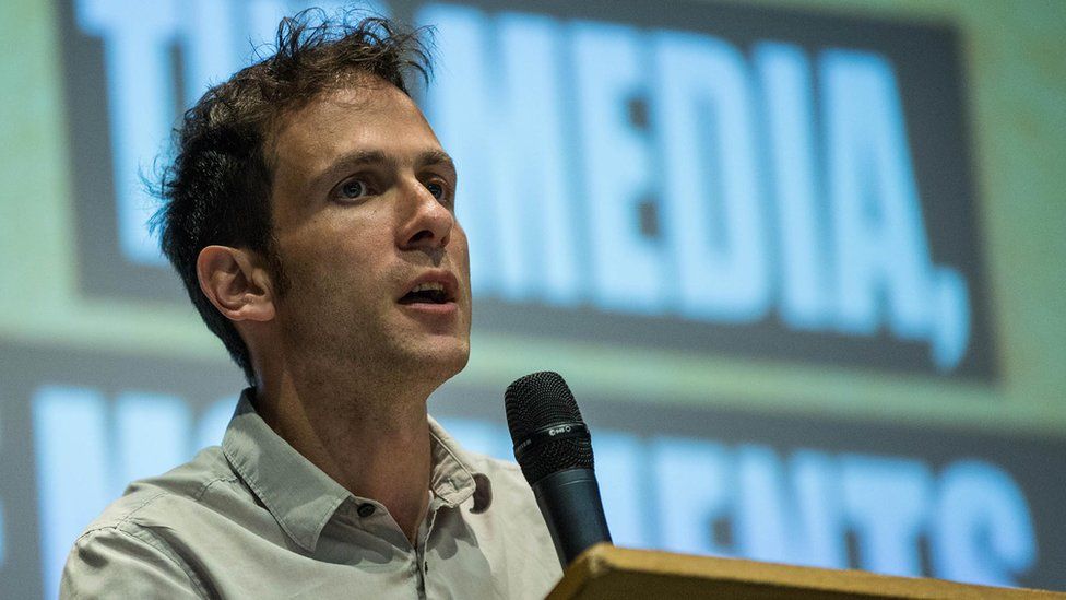 London, UK. 15th September, 2016. Justin Schlosberg, media activist, researcher and lecturer at Birkbeck, University of London, addresses 'The Media, The Movements and Jeremy Corbyn' event hosted by the Media Reform Coalition at Student Central. Credit: Mark Kerrison/Alamy Live News