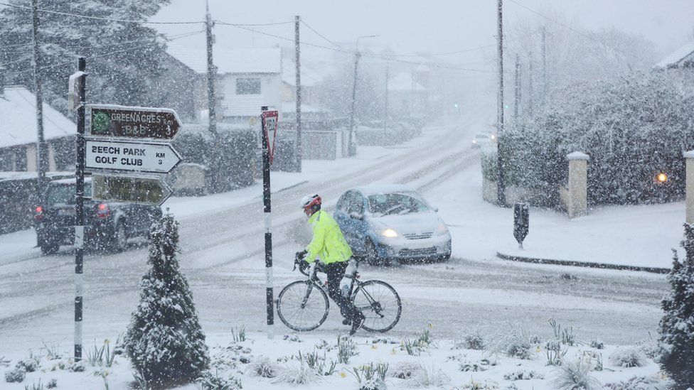 Storm Freya Republic of Ireland traffic disruption because of snow