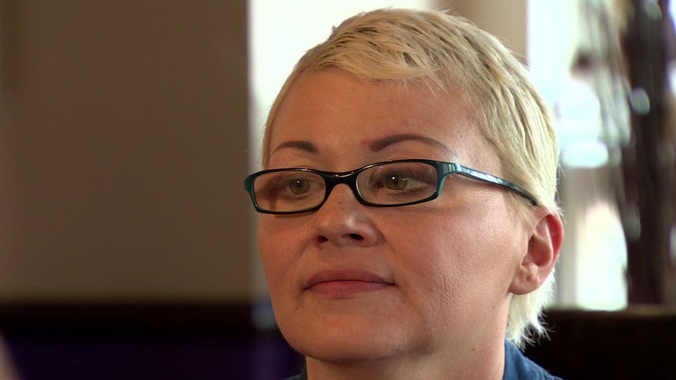 Woman with terminal cancer feels 'abandoned by Stormont' BBC News