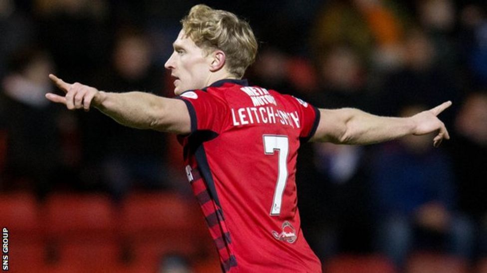 Dundee extend loan agreement for striker A-Jay Leitch-Smith - BBC Sport