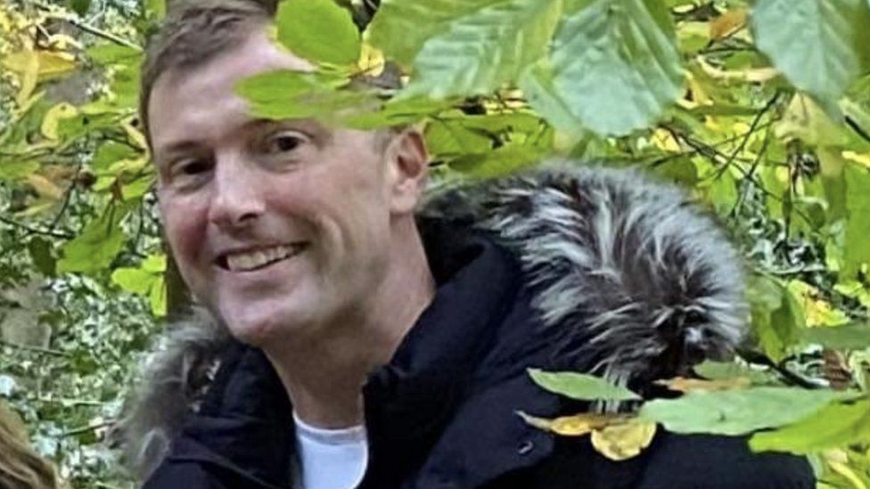 Police halt search for Marc Jones after Hockley Woods body find - BBC News