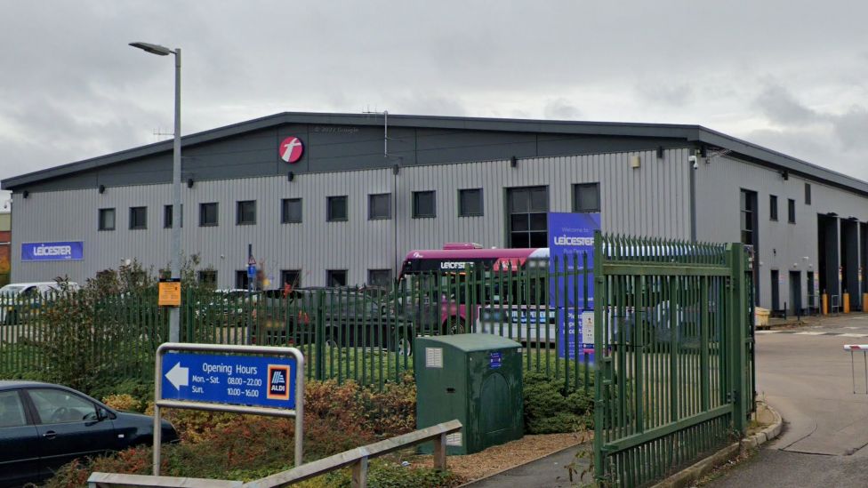 More electric buses coming to Leicester after £2.9m deal BBC News