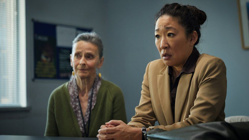 Ethel (ANIA MARSON), Eve (SANDRA OH)