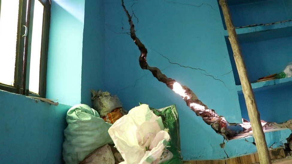 More than 800 buildings in Joshimath have developed cracks