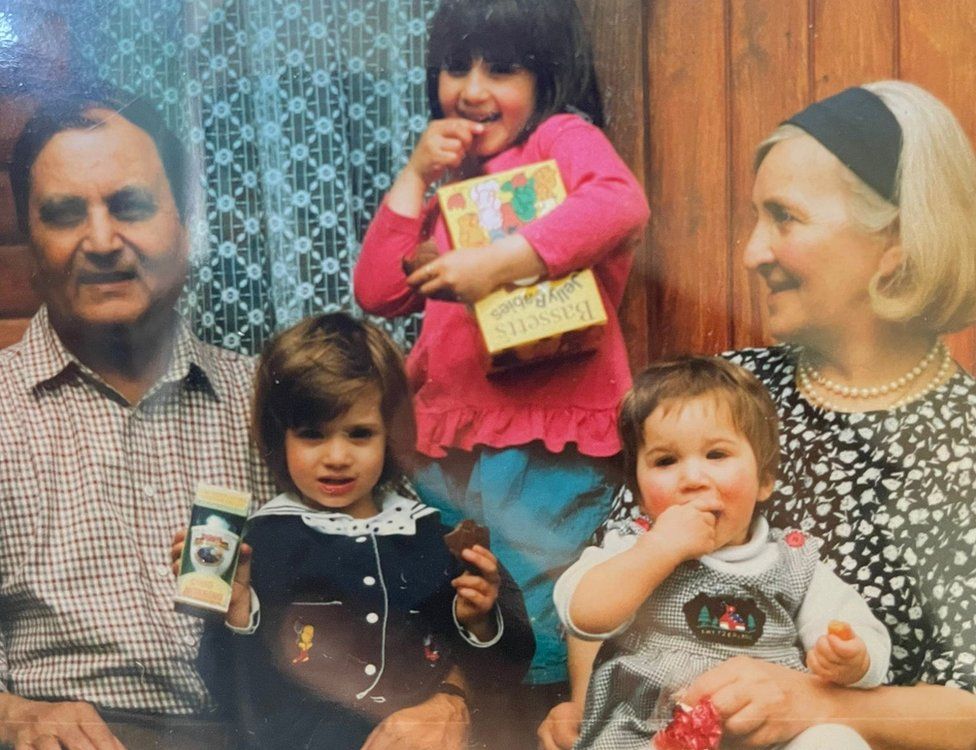 Syed and Giuseppina Haider with their grandchildren in Thorpe Lea in 1992