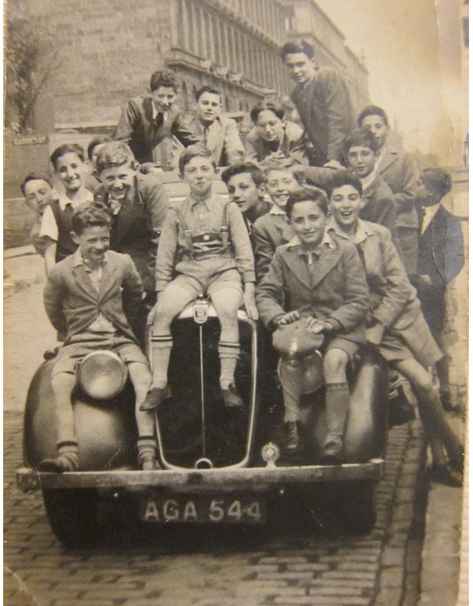 Refugee boys outside the Garnethill Hostel in 1939