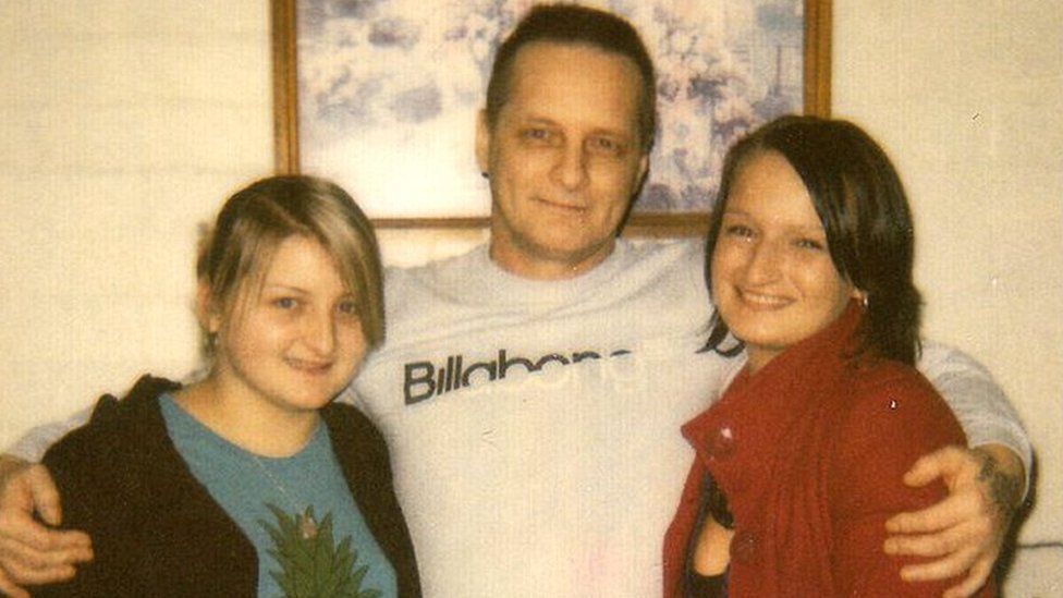 David Morris pictured with his two daughters
