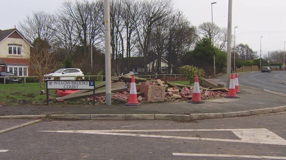 Debris at junction of Willow Brooke Court and Common Edge Road