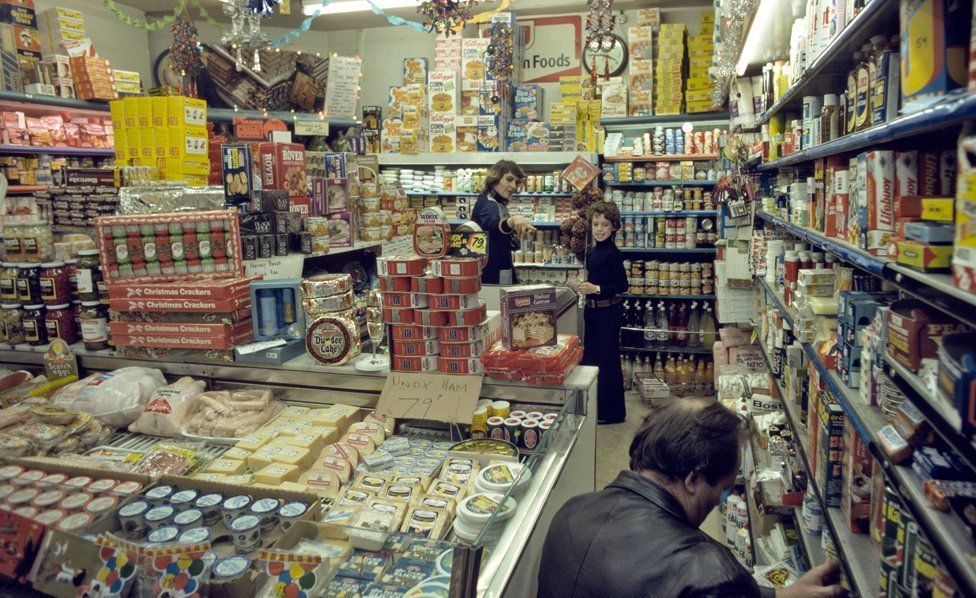 Grocery shop, Christmas 1970s