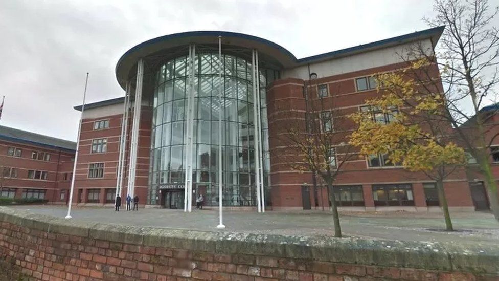 Wanted Criminal Found Hiding In Nottinghamshire Loft By Police BBC News