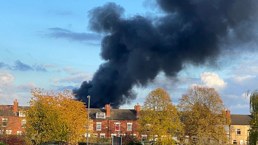 Hucknall tyre fire sends up column of black smoke - BBC News