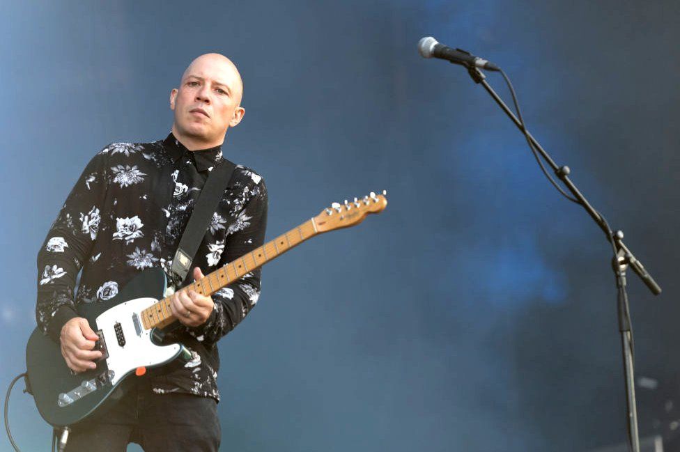 MOGWAI : "AS THE LOVE CONTINUES", EL PRIMER Nº1 DE LA BANDA ESCOCESA Stuart Braithwaite