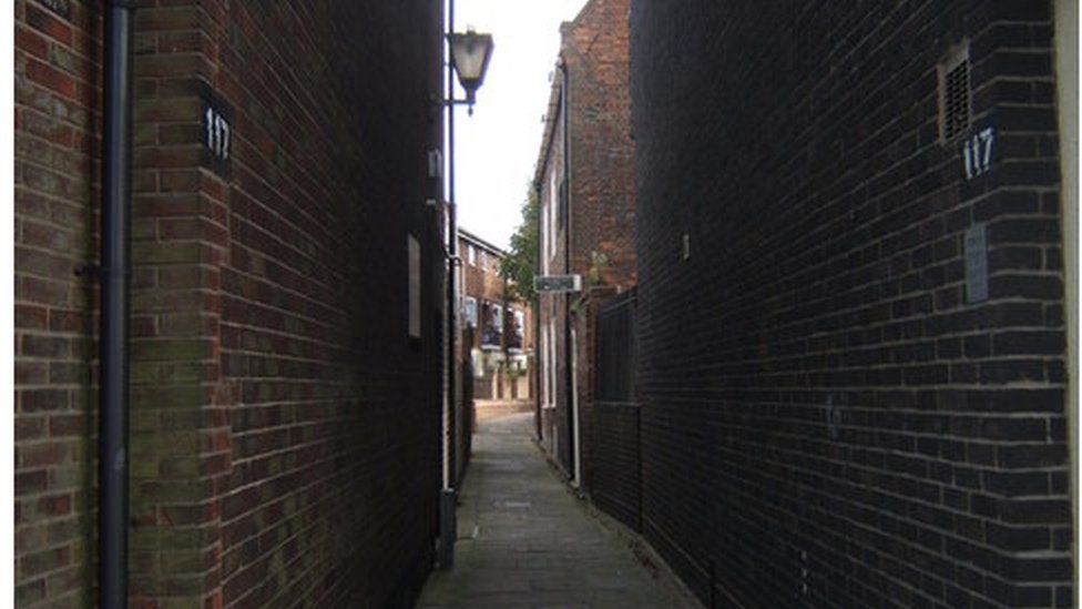 Row 117, a narrow alleyway near the South Quay