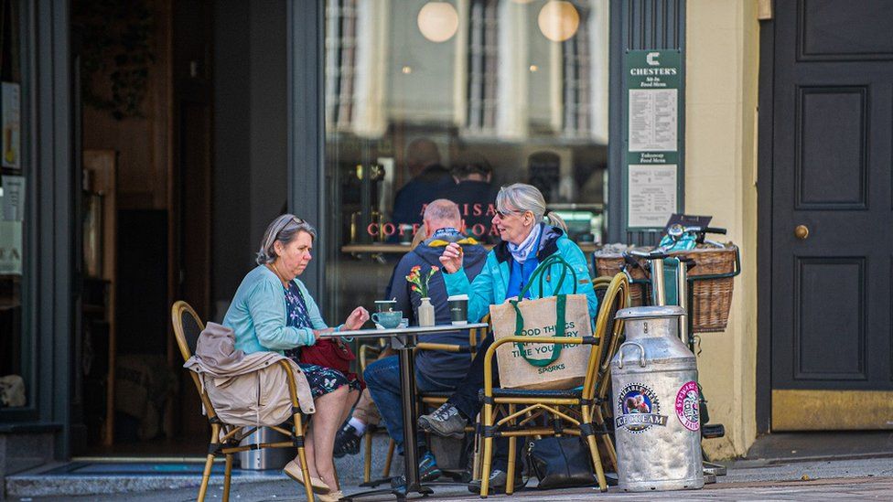 Cafe customers in Stirling