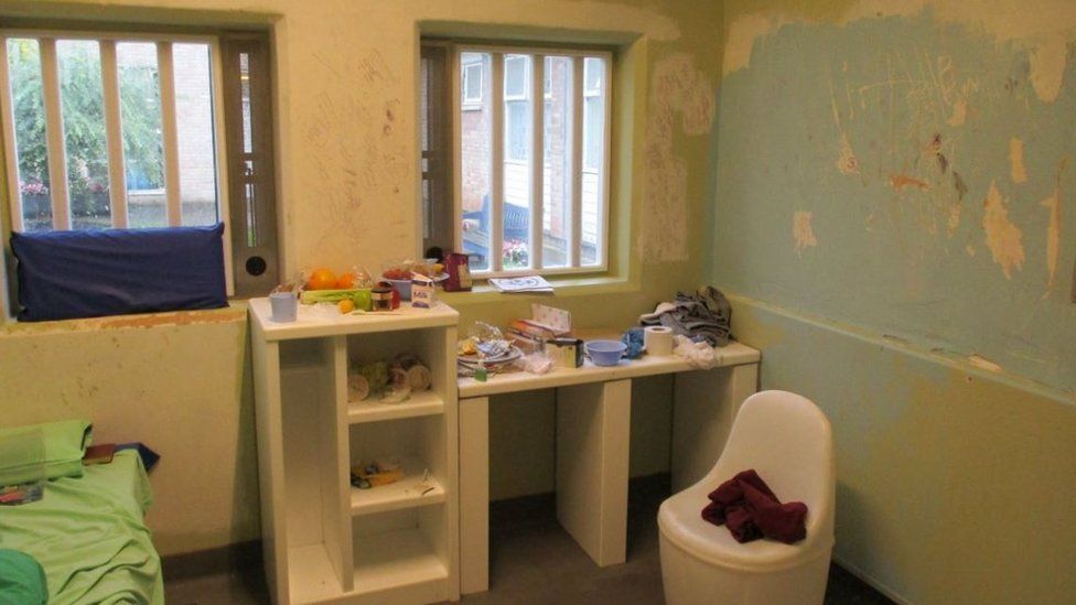 prison cells in england