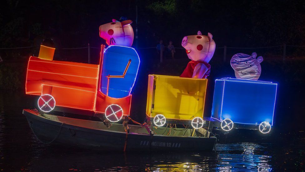 Matlock Bath Illuminations Peppa Pig boat