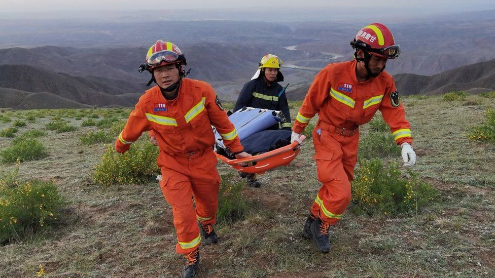 China suspends ultramarathons after death of 21 runners