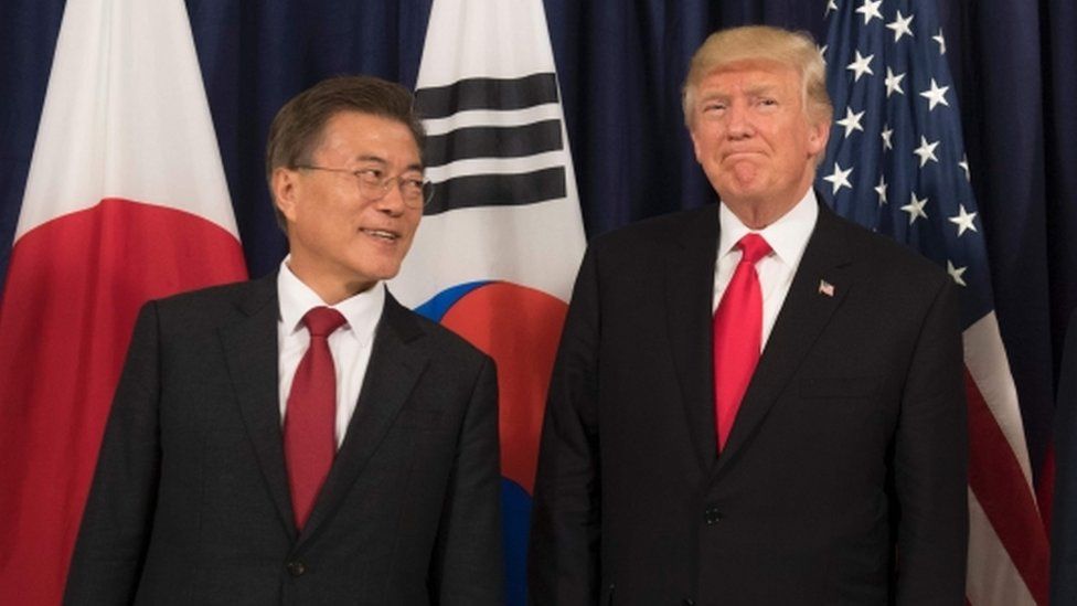 US President Donald Trump (right) and South Korea President Moon Jae-in