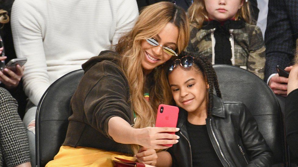 Beyonce taking a selfie with Blue Ivy