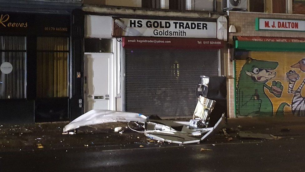 Bristol cash machine explosion damages shop fronts - BBC News