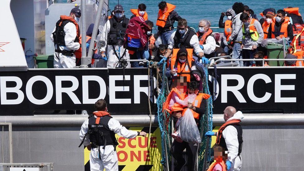 Migrants arriving on Thursday