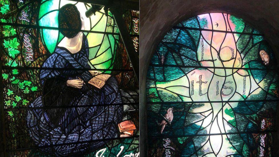 Florence Nightingale window being installed at Romsey Abbey