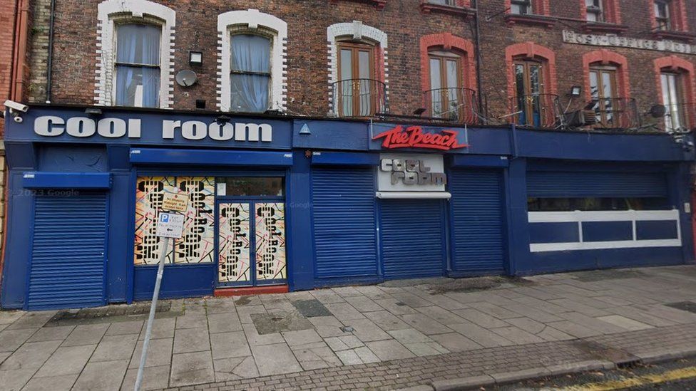 Man slashed with knife in 'unnecessary escalation' at Birkenhead bar ...