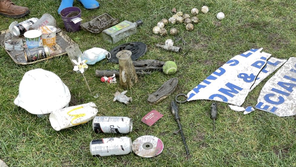 Litter found in Mooragh Lake