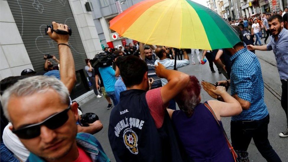 Plainclothes police detain LGBT rights activists as they try to gather for a parade banned by Istanbul authorities 26/06/2016