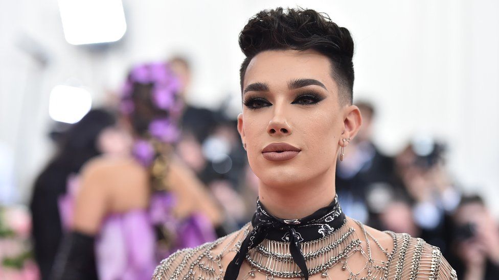 James Charles: YouTube star admits messaging 16-year-old boys - BBC News