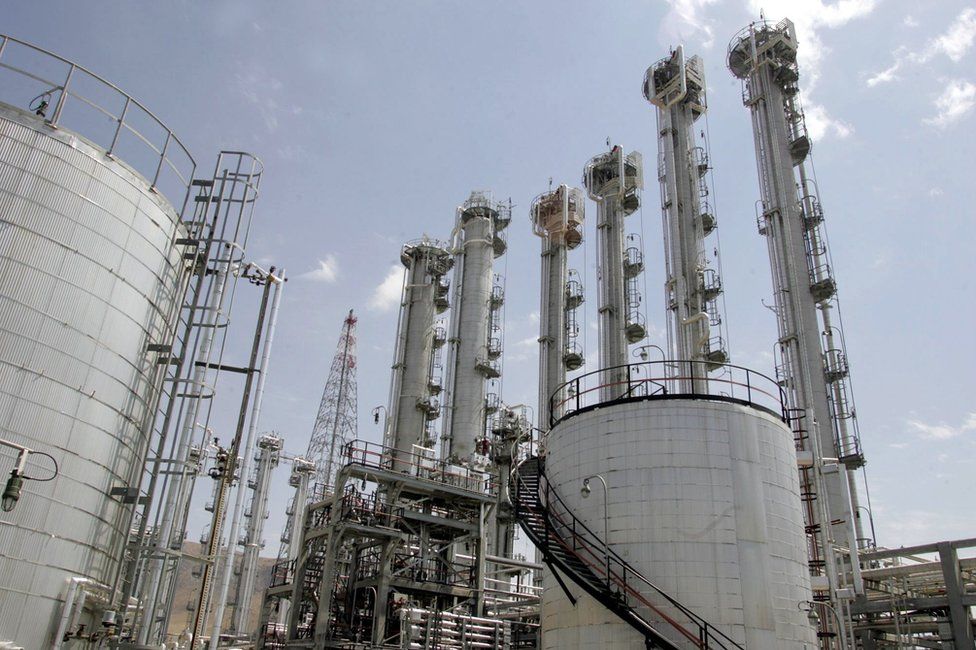 File photo showing Arak heavy water power plant in Arak, Iran (26 August 2006)