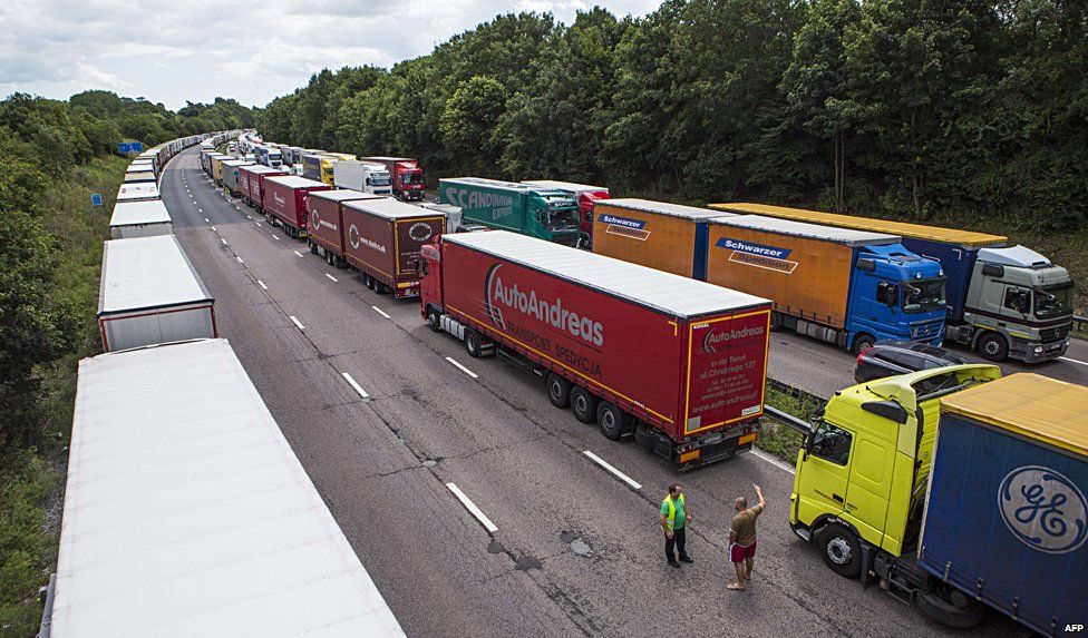 Lorries parked in Operation Stack