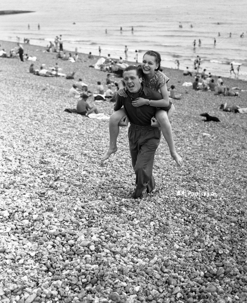 Richard Attenborough , Carol Marsh, Brighton Beach