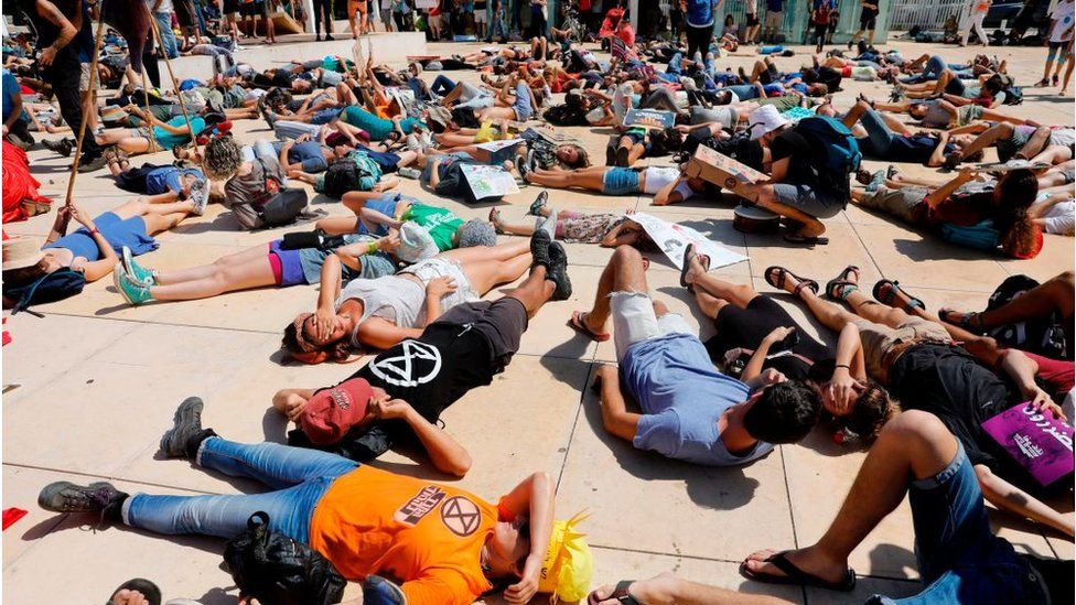 campaigners in israel in the 2019 climate strike