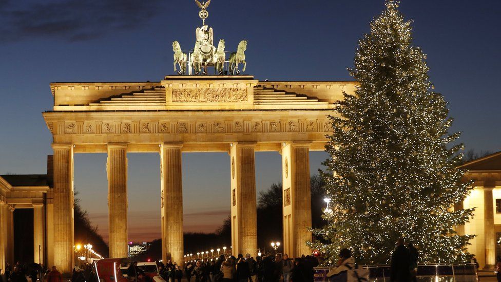 Brandenburg Gate, Berlin, 4 Dec 17