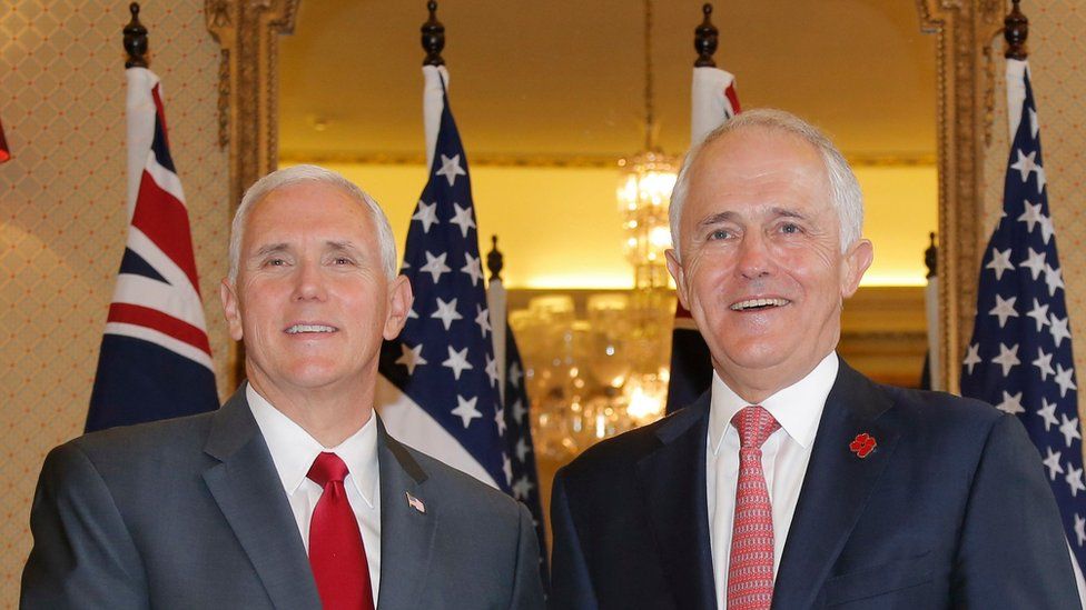 Vice-President Mike Pence (l) with Australian Prime Minister Malcolm Turnbull
