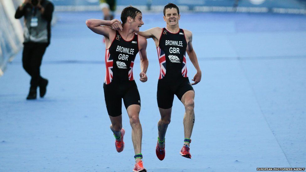 British Triathletes Disqualified for Holding Hands Across Finish Line