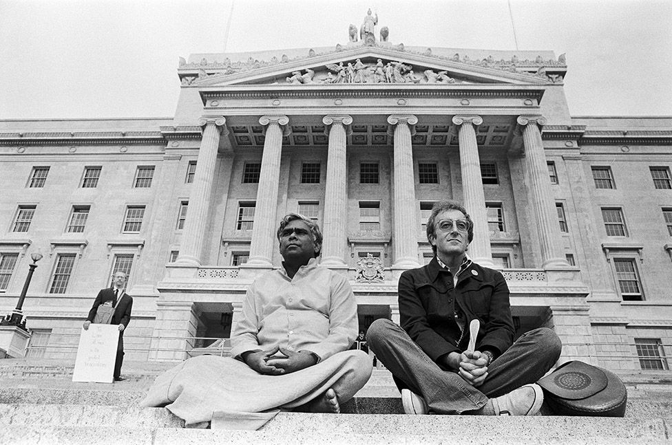 Peter Sellers and Swami Vishnudevananda on a Peace Mission in Belfast, September 1971.