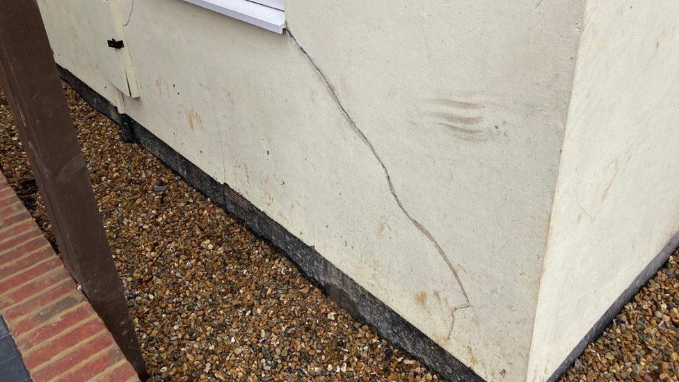 Cracks on the exterior of a house