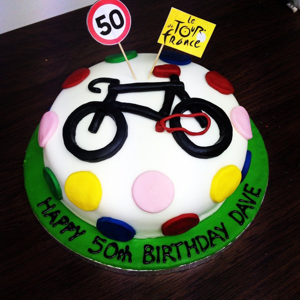 A 'Tour de France'-themed cake.