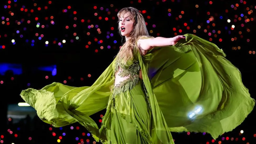 Taylor Swift 'devastated' as she loses fan before show