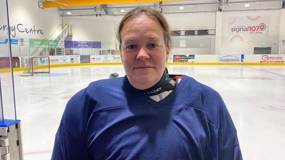 Telford para hockey player says sport is a 'second chance' - BBC News