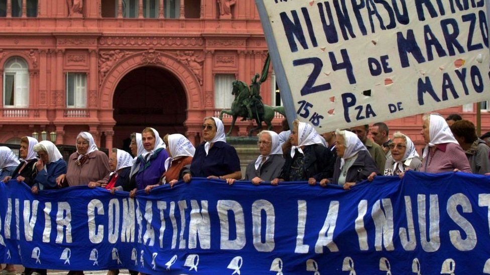 Ms Bonafini and the Mothers of the Plaza de Mayo marching in 2001