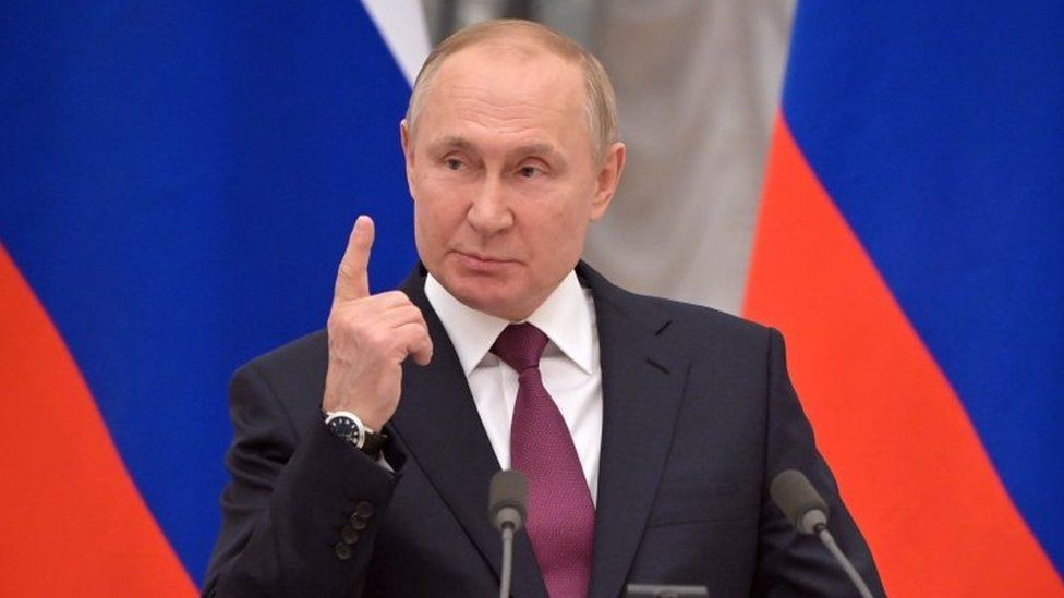 Ukraine conflict: UK to impose sanctions on Russia&#39;s President Putin - BBC  News