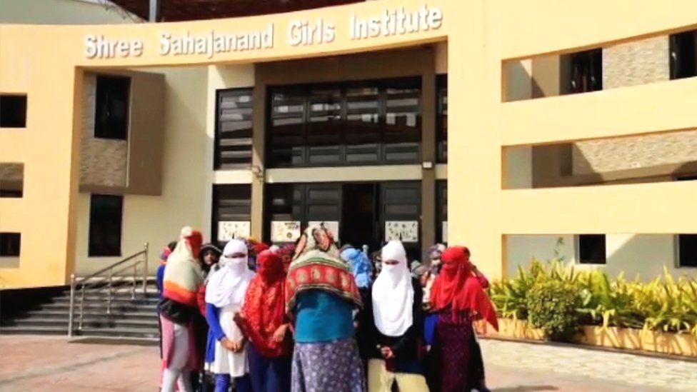 Female students of SSGI college protested on the campus
