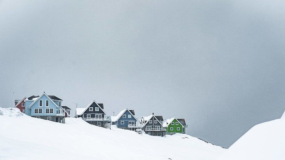 Традиционные деревянные дома можно увидеть в Нууке, Гренландия