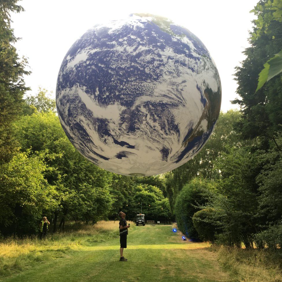 Earth balloon