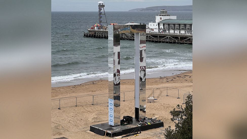 Portal being installed on Bournemouth beach on 27.9.23