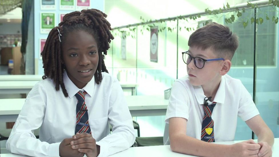 What does 'the pound is dropping' mean? BBC Newsround