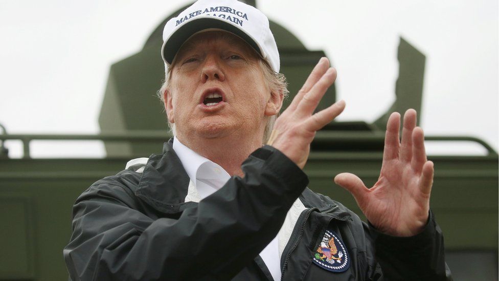 US President Trump visits the US-Mexico border with border patrol agents in Mission, Texas, 10 January 2019